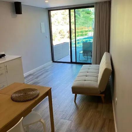 מלון דירות Douroxisto 4*